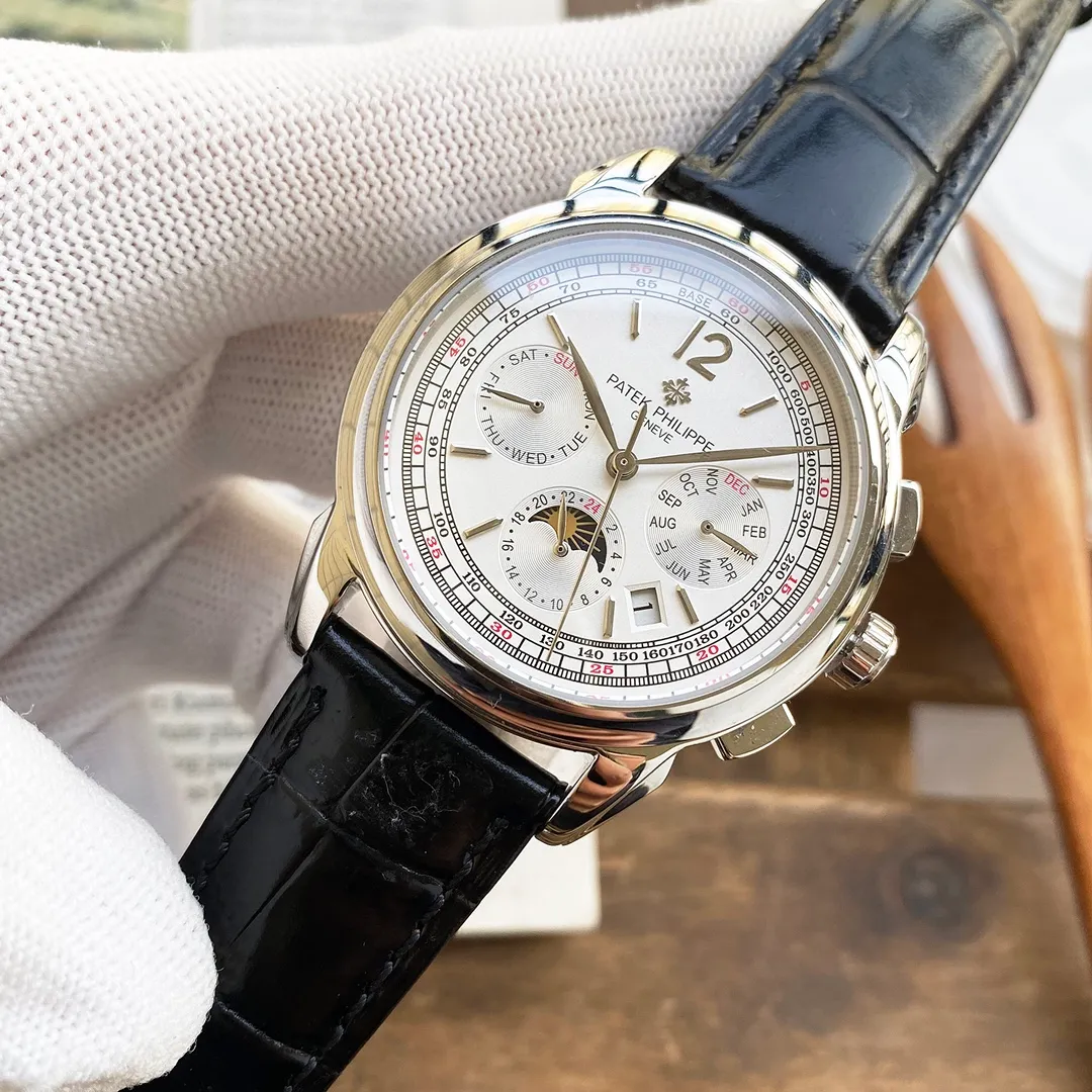 【Top replica】💰5700! Patek Philippe's complex function chronograph series, the new Patek Philippe noble art is on the market! 1⃣️ Equipped with the top Swiss 9100 multi-function movement (zero repair), the functions (24 hours, week/star/month) are exactly the same as the official website 2⃣️Imported 316L stainless steel, using 18k quality furnace vacuum plating! 3⃣️Made with calfskin imported from Italy! Original folding buckle! 4⃣️Size: 42×10mm. 5⃣️Wear-resistant and scratch-resistant sapphire glass mirror! 6️⃣100 meters waterproof level for daily use. Patek Philippe is simple but not simple!